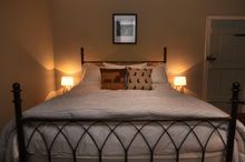 Sett Cottage - comfortable main bedroom 