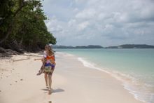 Miss World Australia 2016 and the four runners up experiencing Thainess in Phuket