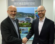 Managing Director Mike Rodwell (l) congratulating new Sales and Marketing Director Justin Stanton (r) 