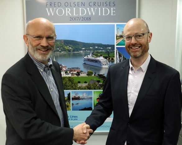 Managing Director Mike Rodwell (l) congratulating new Sales and Marketing Director Justin Stanton (r) 