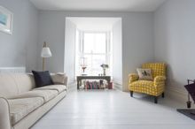 Enys House boasts gorgeous, white open spaces - plenty of room for 10!
