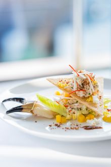 'Club' crab and mango 