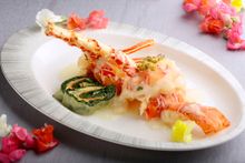 Yan Toh Heen Mother's Day Dinner - Simmered Lobster with Herbs in Supreme Broth (landscape)