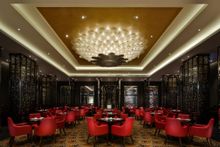 圖片說明： 澳門巴黎人、澳門金沙城中心康萊德酒店及澳門金沙推出母親節盛饌，為賓客提供一系列豐富誘人的節日美食。快提前預定留座，孝敬您的母親大人！