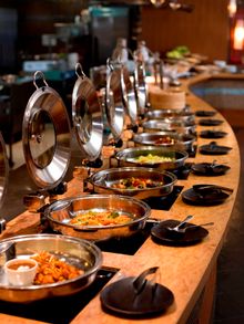 圖片說明： 澳門巴黎人、澳門金沙城中心康萊德酒店及澳門金沙推出母親節盛饌，為賓客提供一系列豐富誘人的節日美食。快提前預定留座，孝敬您的母親大人！