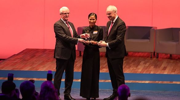 H.E. Mrs. Kobkarn Wattanavrangkul (centre), Minister of Tourism and Sports of Thailand; Mr. Gerald Lawless (left), WTTC Chairman; and Mr. David Scowsill (right), WTTC President & CEO, at the recent WTTC Global Summit in Bangkok