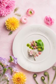 NOBU InterContinental Hong Kong (Yayoi Spring Equinox Omakase) - HOTARU IKA SASHIMI KINOME MISO SAYORI SASHIMI SAKURA DRESSING 