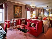 V&A Suite, Egerton House Hotel