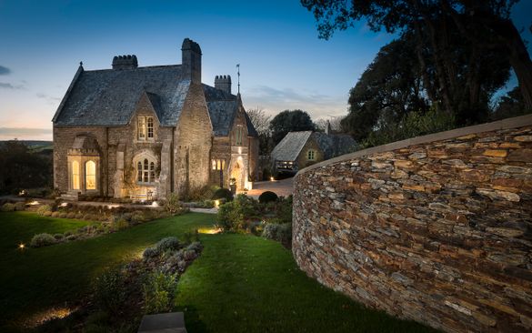Luxury self-catering with swimming pool close to Watergate Bay