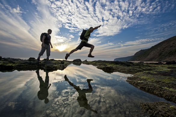 Couple hiking on the Great Ocean Walk