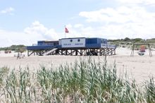 Die Strandsaunen auf Borkum, Norderney und im Wangerland sorgen nicht nur für Schweißperlen auf der Stirn, sondern auch für gandiose Ausblicke auf den Strand und die Nordsee. 