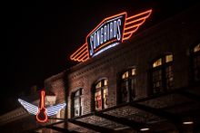 Songbirds Guitar Museum in Chattanooga opens in 2017