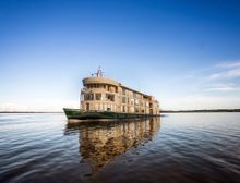Delfin III Amazon cruise