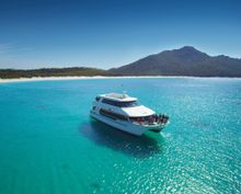 Schouten Passage II anchored in Wineglass Bay.