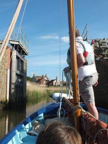 Coming into Cley 