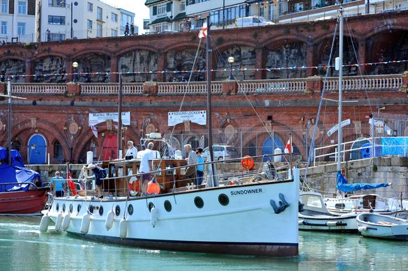 'Little Ship' Sundowner 'Little Ship' Sundowner