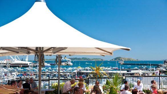 Al fresco dining in St. Peter Port 