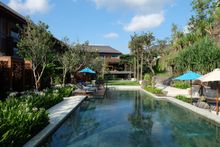 Hotel Indigo Bali Seminyak Beach - The resort's facade