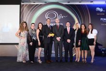 Mr. Gene Capuano, senior vice president of conventions & Venetian operations, Sands China Ltd (4th from left), accepts the award for Best of Show – Brand at The Marketing Events Awards 2017.