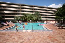 Rosen Inn at Pointe Orlando Outdoor Swimming Pool