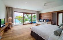 Bedroom Villa Residences - Guest bedroom luxury