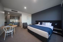 Mantra MacArthur Hotel One Bedroom Deluxe Suite 