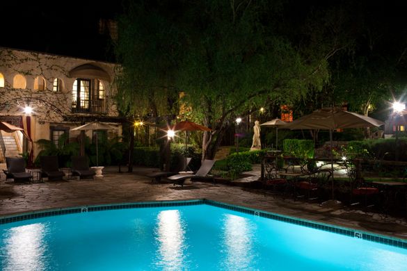 Kenwood Inn and Spa, in Sonoma County, entices you to enjoy a luxurious vacation.