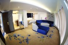 Victoria Cruises Jenna suite