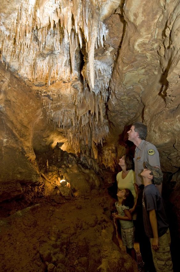 Cosmic Caverns Cave in Berryville