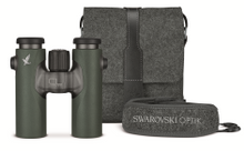The new CL Companion binoculars in the colour green, with NORTHERN LIGHTS accessories.