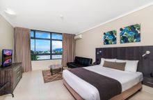Sunshine Tower Hotel, Cairns
