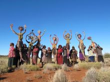 Kungkarrangkalnga-ya Parrpakanu  - Seven sisters are flying, Papulankutja Artists 