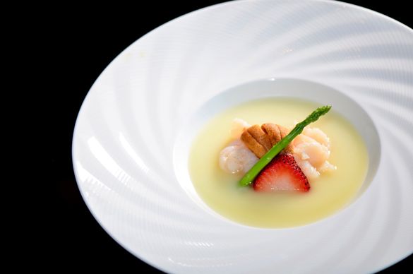 Steamed lobster with egg white, sea urchin in lobster bisque