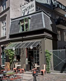 Central Hotel & Café