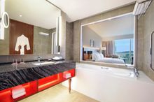 Le Méridien Putrajaya - Signature Bathroom