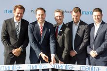 1.	L-R: Mantra Group CEO Bob East; Australian Minister for Trade, Tourism and Investment Steven Ciobo MP; ACT Attorney-General Gordon Ramsay MLA; and HTI Group Directors Adam Howarth and Jon Tanchevski. 