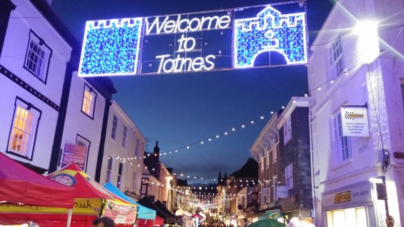 Totnes Christmas Street Market