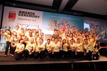 General Manager and Chief Experience Officer (CEO), Patrick Fiat, with hotel’s talents receiving the Top 3 Singapore’s Best Workplace by Great Place to Work 2017 award from Guest-of-Honour, Mrs Josephine Teo, Minister, Prime Minister's Office & Second Min
