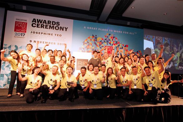 General Manager and Chief Experience Officer (CEO), Patrick Fiat, with hotel’s talents receiving the Top 3 Singapore’s Best Workplace by Great Place to Work 2017 award from Guest-of-Honour, Mrs Josephine Teo, Minister, Prime Minister's Office & Second Min