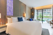 Pool Access Room