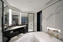 Signature Suite Bathroom 