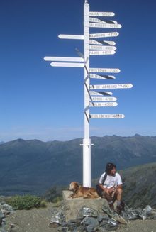 Keno Summit signpost 