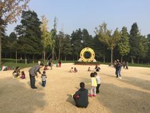 Kids trying archeology at Jinsha Museum