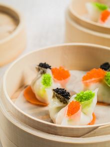 圖片說明：澳門巴黎人的特色餐廳「御蓮宮」推出以頂級食材炮製的全新點心菜單。