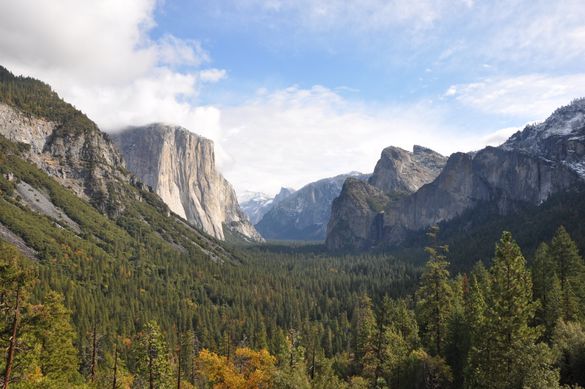 View of Yosemite from Tuolumne's park entrance 
