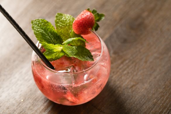 Bucuti + Tara’s new mocktail menu has refreshing, handcrafted drinks including the Strawberry Nojito.