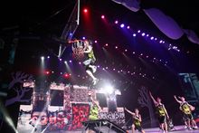 圖片說明：夢幻巴黎歌舞表演將於2018年3月16日至6月17日首次駕臨澳門巴黎人的巴黎劇場，為觀眾帶來集驚險刺激、喜劇及華麗元素於一身的精彩表演。