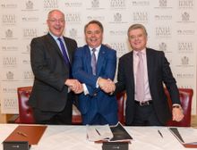 Andrew Jordan (Executive Vice President YTL Hotels), Filip Boyen (Managing Director SLH), Colin Skellet (Chairman of Monkey Island Estate)