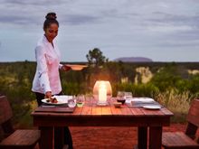 Tali Wiru dining under the stars