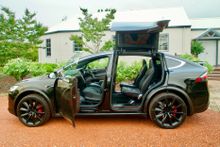 Tesla X at Crowne Plaza Hawkesbury Valley